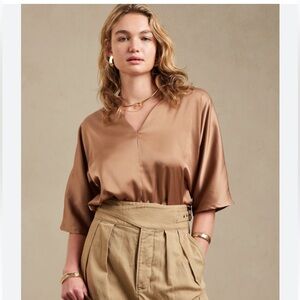 Banana Republic Gold Silk Look V Neck Blouse Sz XL